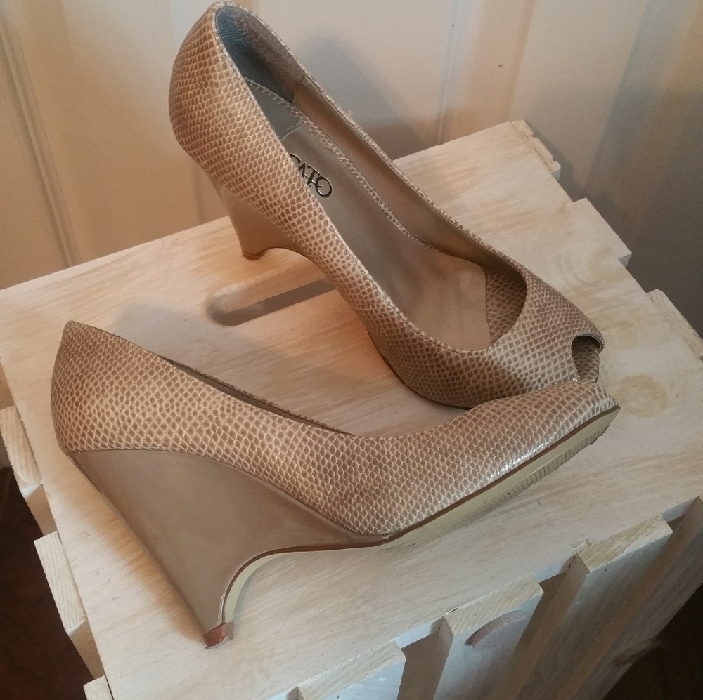 Womens sandals, Cato, Size 7, Beige